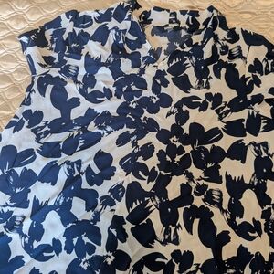 Chase Lands' End Navy and White Floral Blouse